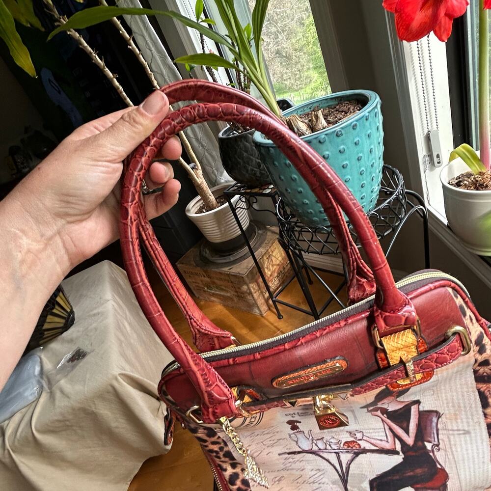 Nicole Lee Red Leopard Café Illustration Crossbody with Matching Wallet - Picture 5 of 16